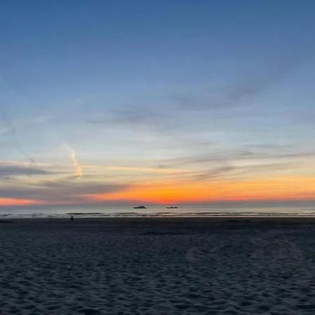 In Near Beach, Cleaning Included Διαμέρισμα Middelkerke